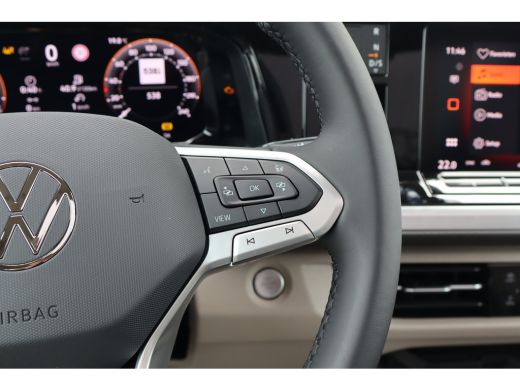 Volkswagen Multivan eHybrid 4MOTION L2 | Bulli | Leder | Glazen Dak | Vis-a-Vis | Houtlook Vloer | 4-Seizoenen Banden ActivLease financial lease