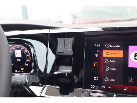 Volkswagen Multivan eHybrid 4MOTION L2 | Bulli | Leder | Glazen Dak | Vis-a-Vis | Houtlook Vloer | 4-Seizoenen Banden ActivLease financial lease