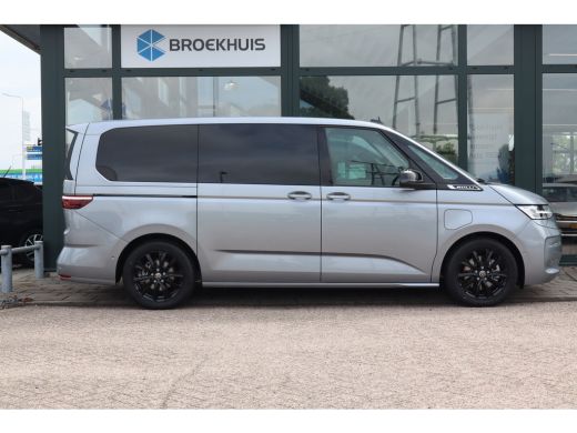 Volkswagen Multivan eHybrid 4MOTION L2 | Bulli | Leder | Glazen Dak | Vis-a-Vis | Houtlook Vloer | 4-Seizoenen Banden ActivLease financial lease