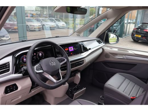 Volkswagen Multivan eHybrid 4MOTION L2 | Bulli | Leder | Glazen Dak | Vis-a-Vis | Houtlook Vloer | 4-Seizoenen Banden ActivLease financial lease