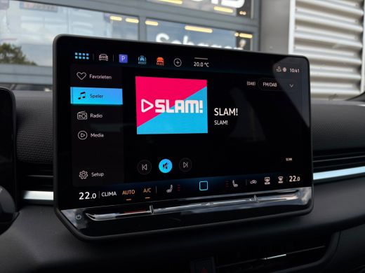 Volkswagen T-Roc 1.5 eTsi 150 pk R-Line First Edition | Trekhaak | Apple Carplay | A-uitrijcamera | Climatronic | ... ActivLease financial lease