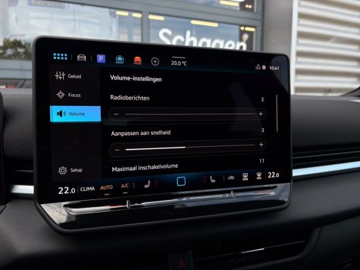 Volkswagen T-Roc 1.5 eTsi 150 pk R-Line First Edition | Trekhaak | Apple Carplay | A-uitrijcamera | Climatronic | ... ActivLease financial lease