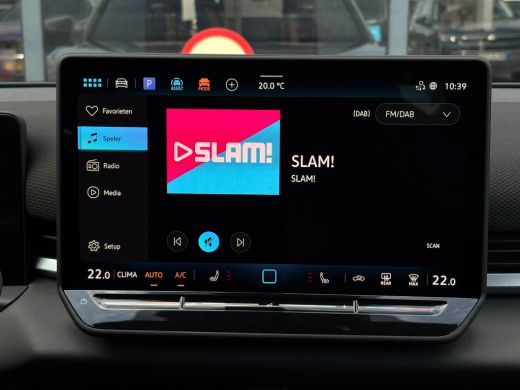 Volkswagen T-Roc 1.5 eTsi 150 pk R-Line First Edition | Trekhaak | Apple Carplay | A-uitrijcamera | Climatronic | ... ActivLease financial lease