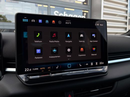 Volkswagen T-Roc 1.5 eTsi 150 pk R-Line First Edition | Trekhaak | Apple Carplay | A-uitrijcamera | Climatronic | ... ActivLease financial lease
