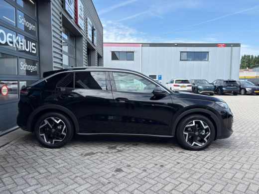 Volkswagen T-Roc 1.5 eTsi 150 pk R-Line First Edition | Trekhaak | Apple Carplay | A-uitrijcamera | Climatronic | ... ActivLease financial lease