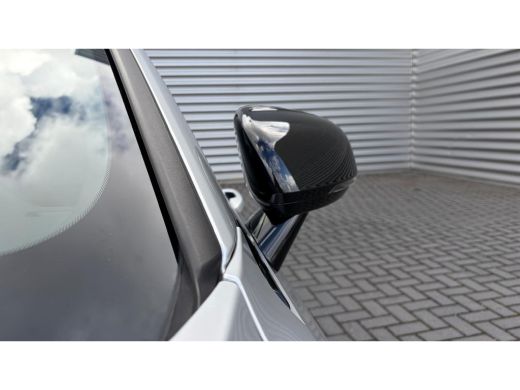 Volvo  S60 2.0 B4 197PK R-DESIGN AUTOMAAT / NAVI / LEDER / CLIMA / FULL-LED / 18" LMV / KEYLESS  / ADAPT. CR... ActivLease financial lease