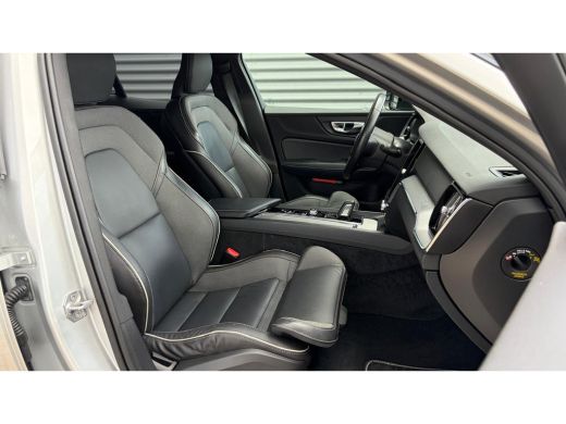 Volvo  S60 2.0 B4 197PK R-DESIGN AUTOMAAT / NAVI / LEDER / CLIMA / FULL-LED / 18" LMV / KEYLESS  / ADAPT. CR... ActivLease financial lease