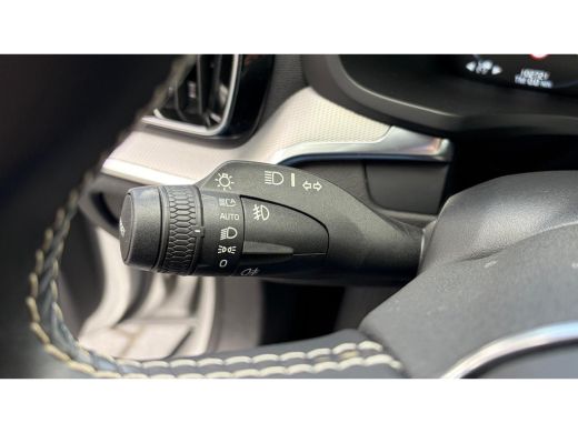 Volvo  S60 2.0 B4 197PK R-DESIGN AUTOMAAT / NAVI / LEDER / CLIMA / FULL-LED / 18" LMV / KEYLESS  / ADAPT. CR... ActivLease financial lease