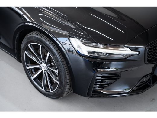 Volvo  V60 Vovo T8 455PK AWD Plus Dark | Panoramadak | 360&deg; | Contourstoelen | Trekhaak ActivLease financial lease