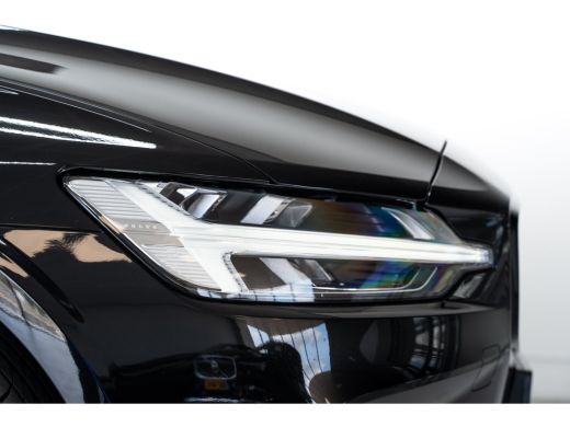 Volvo  V60 Vovo T8 455PK AWD Plus Dark | Panoramadak | 360&deg; | Contourstoelen | Trekhaak ActivLease financial lease