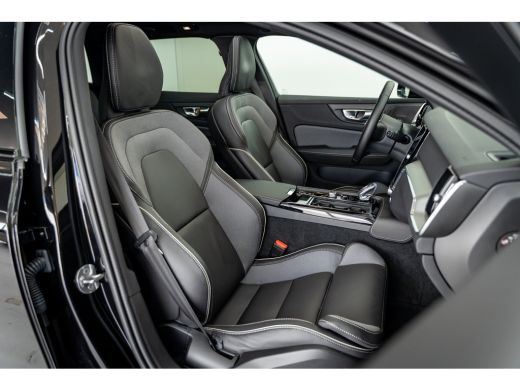 Volvo  V60 Vovo T8 455PK AWD Plus Dark | Panoramadak | 360&deg; | Contourstoelen | Trekhaak ActivLease financial lease