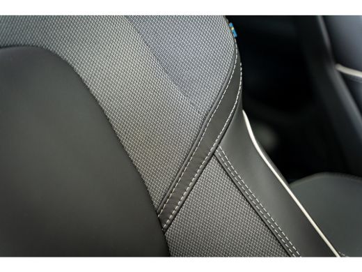 Volvo  V60 Vovo T8 455PK AWD Plus Dark | Panoramadak | 360&deg; | Contourstoelen | Trekhaak ActivLease financial lease