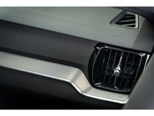 Volvo  V60 Vovo T8 455PK AWD Plus Dark | Panoramadak | 360&deg; | Contourstoelen | Trekhaak ActivLease financial lease
