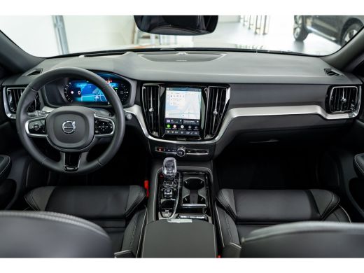 Volvo  V60 Vovo T8 455PK AWD Plus Dark | Panoramadak | 360&deg; | Contourstoelen | Trekhaak ActivLease financial lease