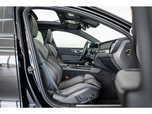 Volvo  V60 Vovo T8 455PK AWD Plus Dark | Panoramadak | 360&deg; | Contourstoelen | Trekhaak ActivLease financial lease