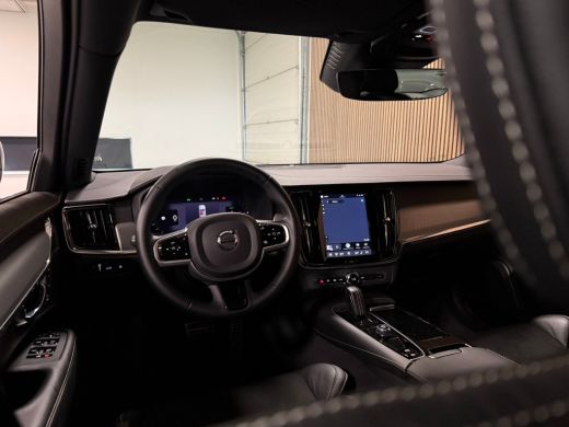 Volvo  V90 T6 AWD Recharge Plus Dark Long Range | Luchtvering | 360 Camera | Harman Kardon | Adaptieve Cruis... ActivLease financial lease