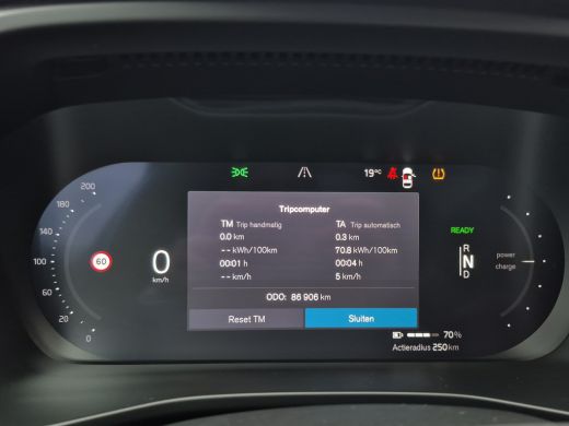 Volvo  XC40 Recharge P8 AWD R-Design SOH 92,54% | Trekhaak wegklapbaar | Panoramadak | elektr. achterklep | 3... ActivLease financial lease