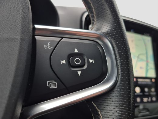 Volvo  XC40 Recharge P8 AWD R-Design SOH 92,54% | Trekhaak wegklapbaar | Panoramadak | elektr. achterklep | 3... ActivLease financial lease