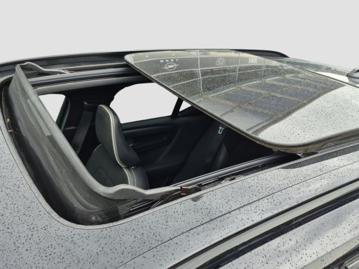Volvo  XC40 Recharge P8 AWD R-Design SOH 92,54% | Trekhaak wegklapbaar | Panoramadak | elektr. achterklep | 3... ActivLease financial lease