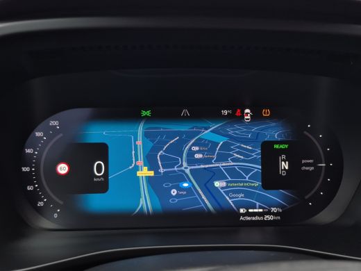 Volvo  XC40 Recharge P8 AWD R-Design SOH 92,54% | Trekhaak wegklapbaar | Panoramadak | elektr. achterklep | 3... ActivLease financial lease