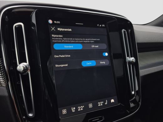 Volvo  XC40 Recharge P8 AWD R-Design SOH 92,54% | Trekhaak wegklapbaar | Panoramadak | elektr. achterklep | 3... ActivLease financial lease