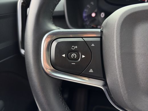 Volvo  XC40 Recharge Plus 70 kWh | BLIS | Camera | Stoel + Stuur Verwarming | Keyless Start / Entry | Trekhaak | ActivLease financial lease