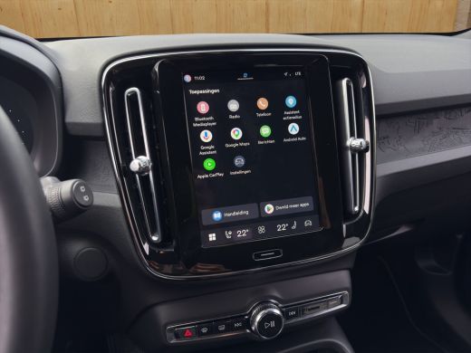 Volvo  XC40 Recharge Plus 70 kWh | BLIS | Camera | Stoel + Stuur Verwarming | Keyless Start / Entry | Trekhaak | ActivLease financial lease