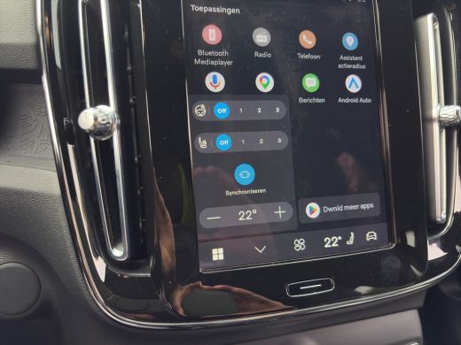 Volvo  XC40 Recharge Plus 70 kWh | BLIS | Camera | Stoel + Stuur Verwarming | Keyless Start / Entry | Trekhaak | ActivLease financial lease