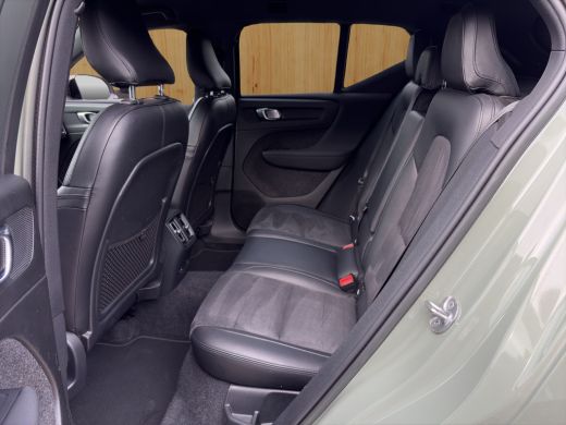 Volvo  XC40 Recharge Plus 70 kWh | BLIS | Camera | Stoel + Stuur Verwarming | Keyless Start / Entry | Trekhaak | ActivLease financial lease