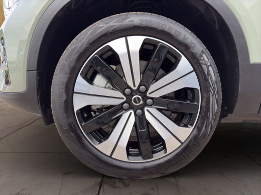 Volvo  XC40 Recharge Plus 70 kWh | BLIS | Camera | Stoel + Stuur Verwarming | Keyless Start / Entry | Trekhaak | ActivLease financial lease