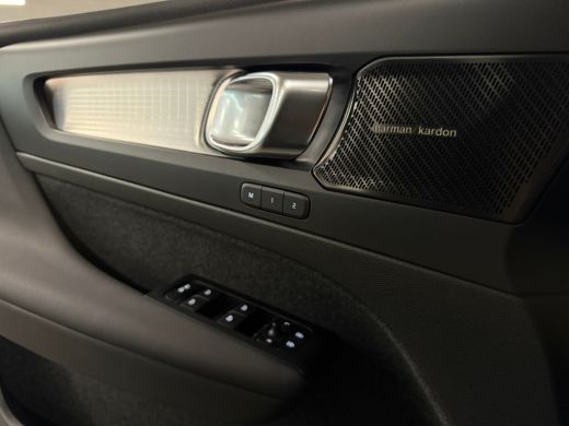Volvo  XC40 T4 Recharge Plus Bright | Trekhaak | Harman Kardon | All Season banden | Bestuurdersstoel elektri... ActivLease financial lease