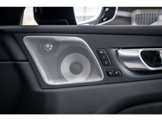 Volvo  XC60 T8 455PK AWD Ultimate Dark Luchtvering | B&W audio | 21" | Sportstoelen ActivLease financial lease