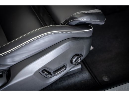 Volvo  XC60 T8 455PK AWD Ultimate Dark Luchtvering | B&W audio | 21" | Sportstoelen ActivLease financial lease