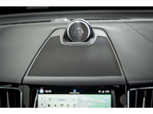 Volvo  XC60 T8 455PK AWD Ultimate Dark Luchtvering | B&W audio | 21" | Sportstoelen ActivLease financial lease
