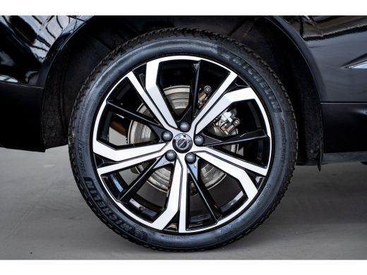 Volvo  XC60 T8 455PK AWD Ultimate Dark Luchtvering | B&W audio | 21" | Sportstoelen ActivLease financial lease