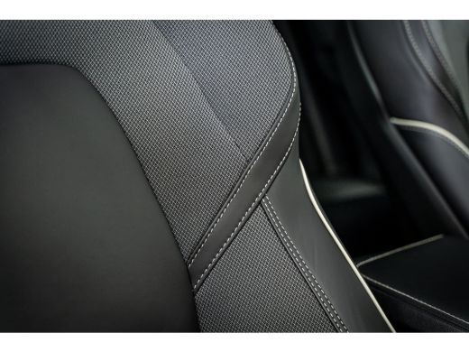Volvo  XC60 T8 455PK AWD Ultimate Dark Luchtvering | B&W audio | 21" | Sportstoelen ActivLease financial lease