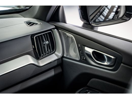 Volvo  XC60 T8 455PK AWD Ultimate Dark Luchtvering | B&W audio | 21" | Sportstoelen ActivLease financial lease