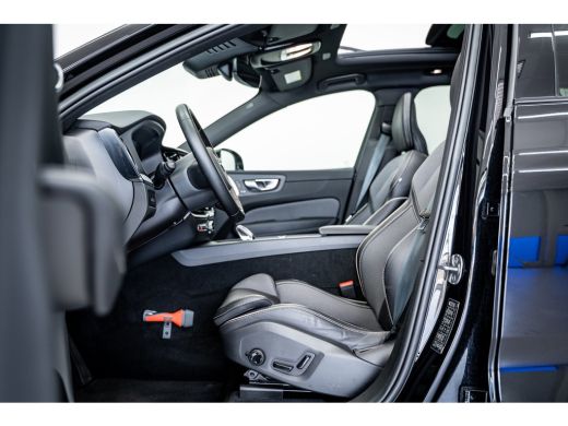Volvo  XC60 T8 455PK AWD Ultimate Dark Luchtvering | B&W audio | 21" | Sportstoelen ActivLease financial lease