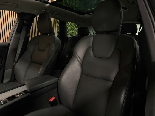 Volvo  XC60 T8 AWD Recharge Ultra Dark | Luchtvering | Trekhaak | 360&deg; Camera | 455pk | Head-Up Display | Har... ActivLease financial lease
