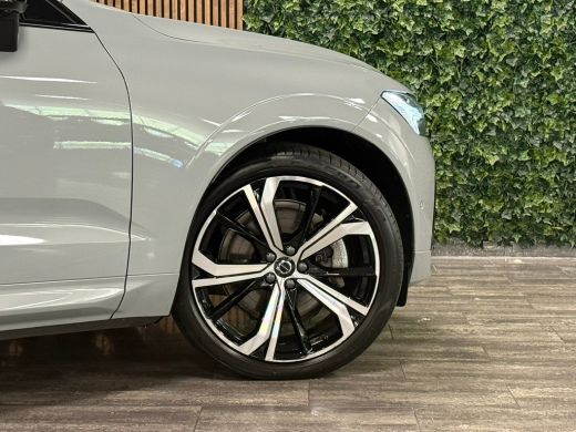 Volvo  XC60 T8 AWD Recharge Ultra Dark | Luchtvering | Trekhaak | 360&deg; Camera | 455pk | Head-Up Display | Har... ActivLease financial lease