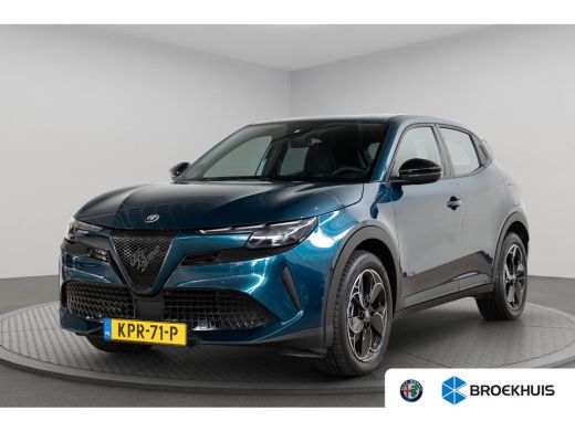 Alfa Romeo Junior Elettrica 54 KWH | SOH 95% | Apple Carplay & Android Auto | Parkeesensoren | Keyless | Climate Co... ActivLease financial lease