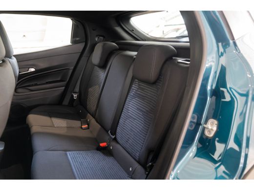 Alfa Romeo Junior Elettrica 54 KWH | SOH 95% | Apple Carplay & Android Auto | Parkeesensoren | Keyless | Climate Co... ActivLease financial lease