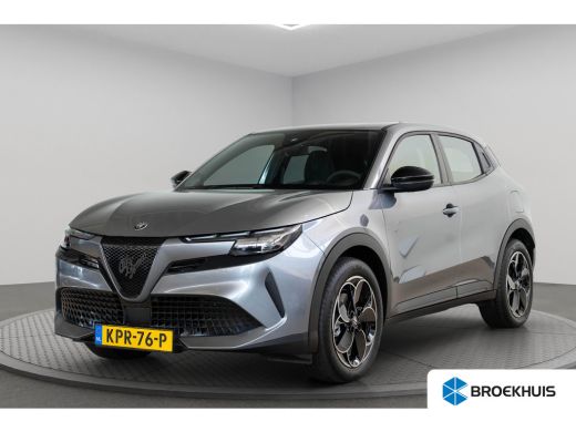 Alfa Romeo Junior Elettrica 54 kWh | SOH 95% | Apple Carplay & Android Auto | Parkeesensoren | Keyless | Climate Co... ActivLease financial lease