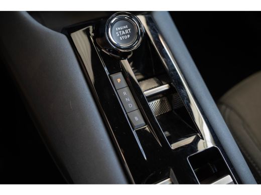 Alfa Romeo Junior Elettrica 54 kWh | SOH 95% | Apple Carplay & Android Auto | Parkeesensoren | Keyless | Climate Co... ActivLease financial lease