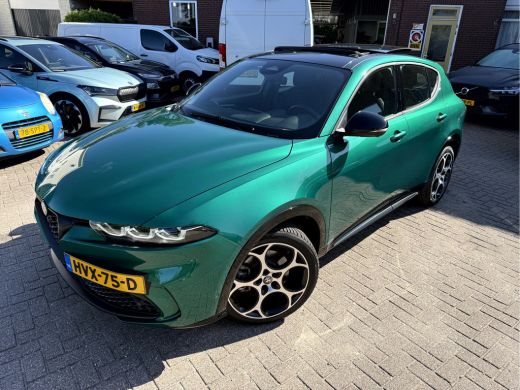 Alfa Romeo Tonale 1.5T Hybrid Edizione Business NL.Auto, Panoramadak, Trekhaak ActivLease financial lease