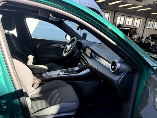 Alfa Romeo Tonale 1.5T Hybrid Edizione Business NL.Auto, Panoramadak, Trekhaak ActivLease financial lease