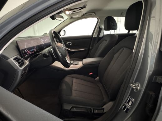 BMW 3 Serie Touring NEW 318IA 2.0 156PK AUT. NAVI/LED/PDC/CARPLAY ActivLease financial lease