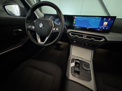 BMW 3 Serie Touring NEW 318IA 2.0 156PK AUT. NAVI/LED/PDC/CARPLAY ActivLease financial lease