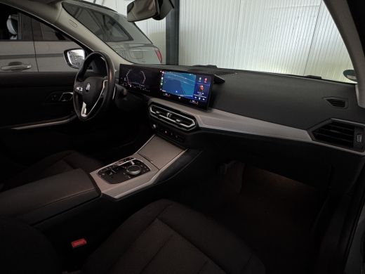 BMW 3 Serie Touring NEW 318IA 2.0 156PK AUT. NAVI/LED/PDC/CARPLAY ActivLease financial lease