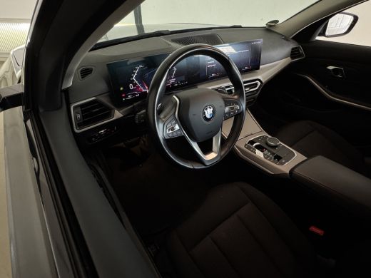 BMW 3 Serie Touring NEW 318IA 2.0 156PK AUT. NAVI/LED/PDC/CARPLAY ActivLease financial lease